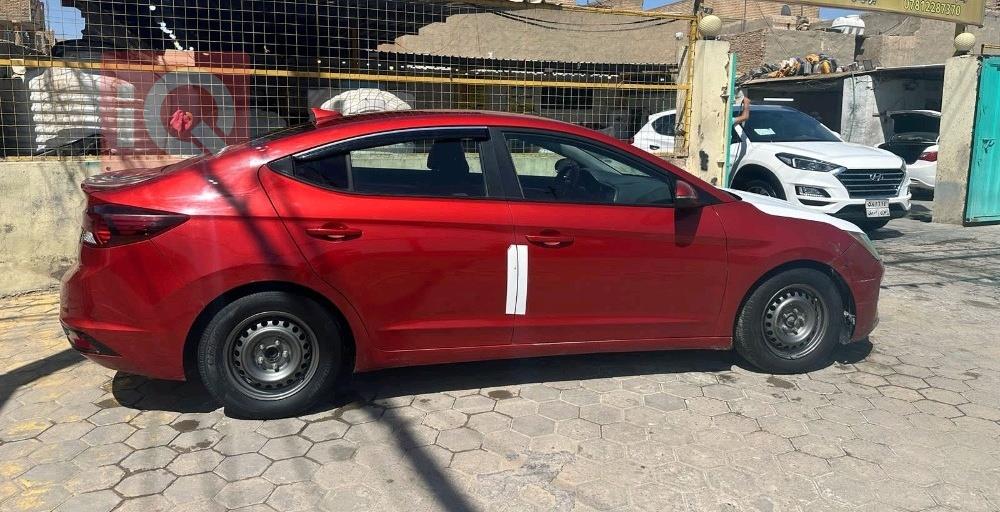 هیوندای ئەلەنترا